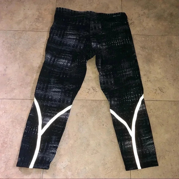 Nike Luxe Printed Reflective Running Tight - Picture 5 of 9